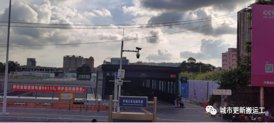 区,龙华区,龙岗区 止于双拥街站深圳地铁10号线的双拥街站长达710米