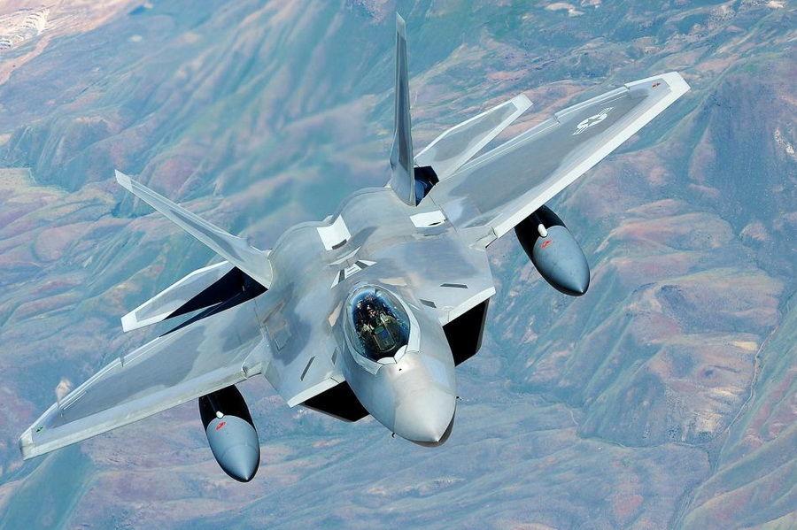 称对付不了中国战机,美军削减f-35,退役f-22,目标转向