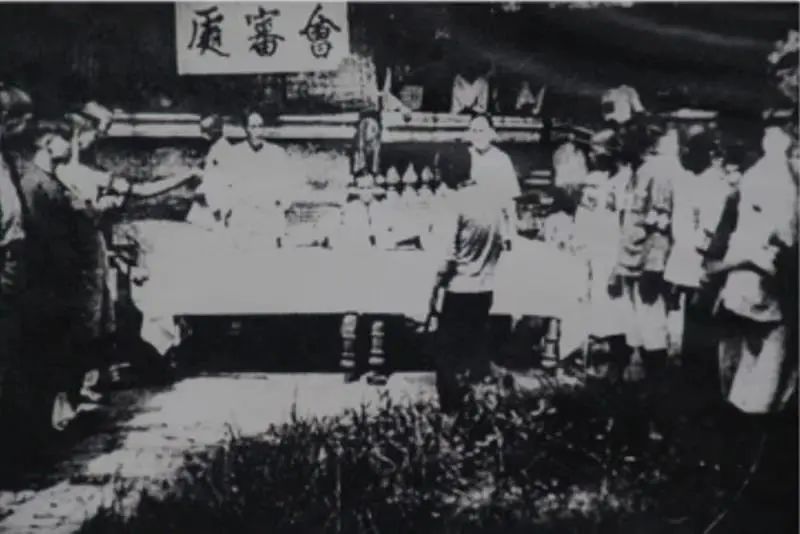 1923年1月,广东创建了全国第一个县级农民协会—海丰县总农会,彭湃