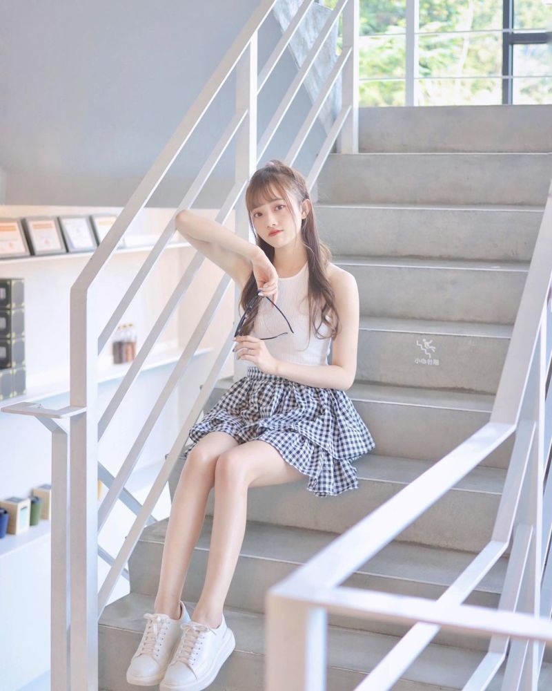 阳光少女谦谦的私服穿搭,以简单时尚为主,尽显青春活力