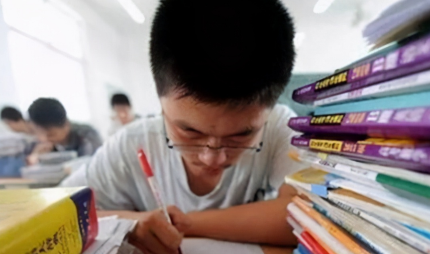 寒门子弟杨堋:考上清华后为何痛哭?痛哭背后是沉甸甸的爱