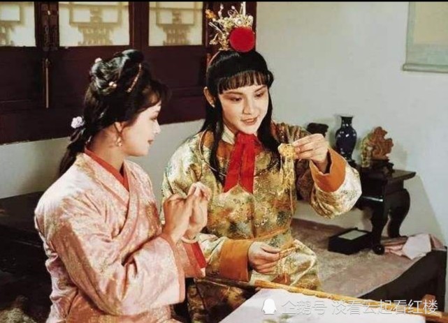 宝钗金锁上的字为何和通灵宝玉的字是一对?第一回已经给出了答案