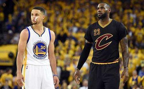 詹姆斯:库里是本赛季的mvp!