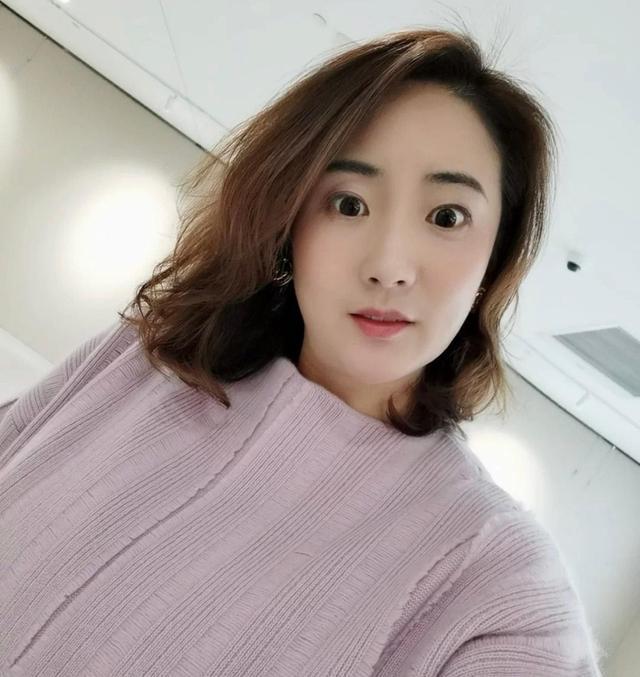 40岁女人想"减龄"?试试这几款发型,时髦洋气,看起来还