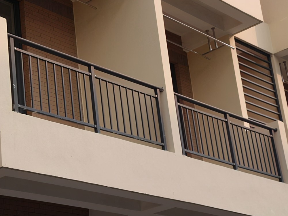 锌钢阳台护栏表面处理哪种工艺好?