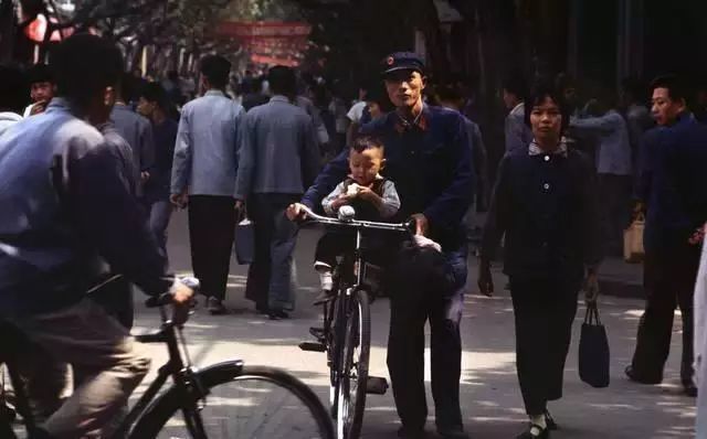 1973年中国珍贵老照片:没想到40多年前的人们是这样子