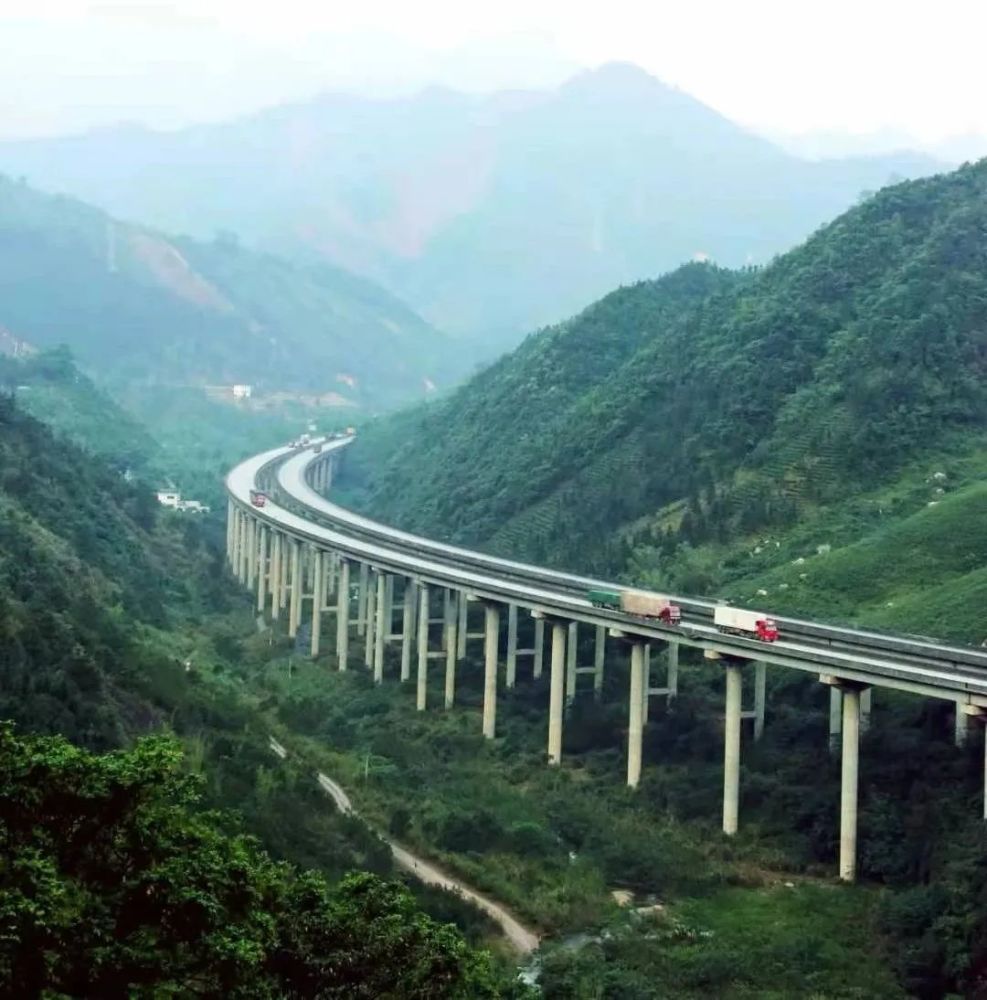 好消息!韶新高速公路路面工程全部完成施工,预计今年7月通车