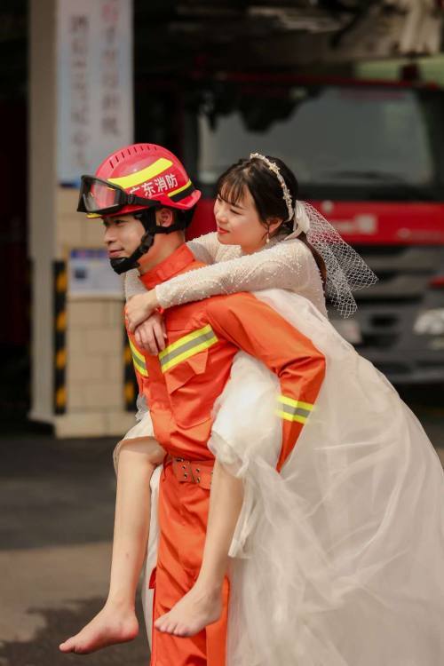 消防婚纱_消防婚纱照片大全图片