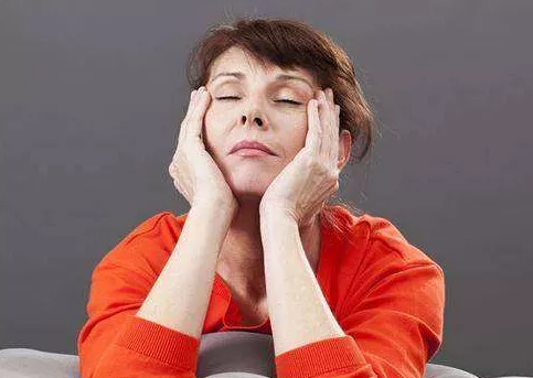 女性若出现这三种症状,说明你离绝经不远了,赶紧看看吧!