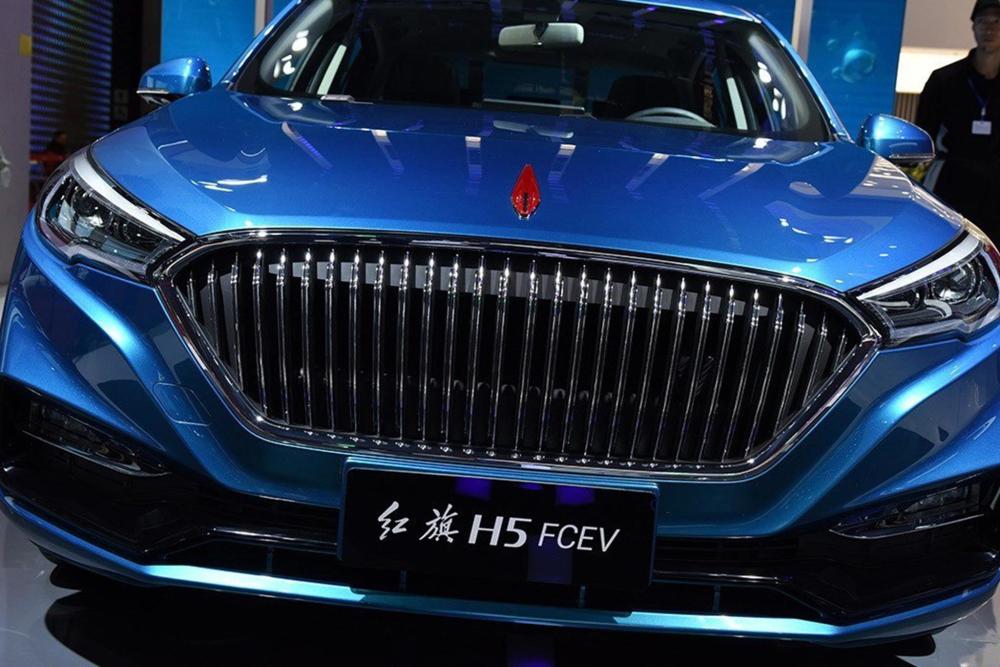 中国第一款成功点火的氢燃料车,红旗h5-fcev,不插电不