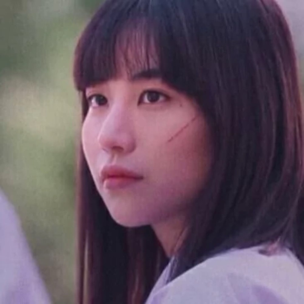 禁忌女孩头像:我们本是对方的曙光,哪怕深处黑暗.