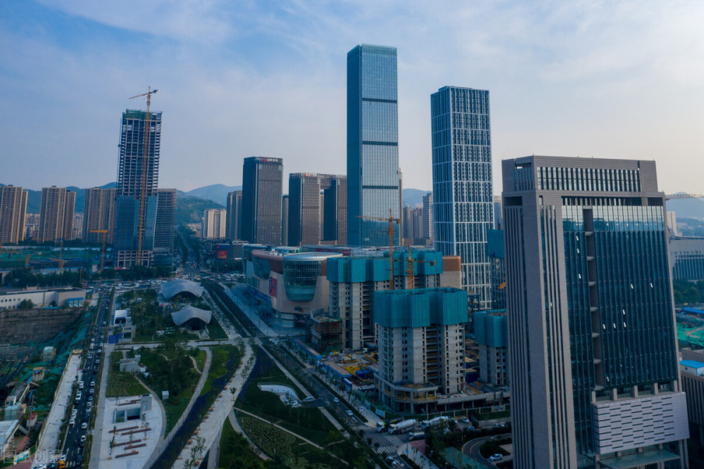 跻身万亿gdp城市之列的济南,能否超越邻省省会郑州?
