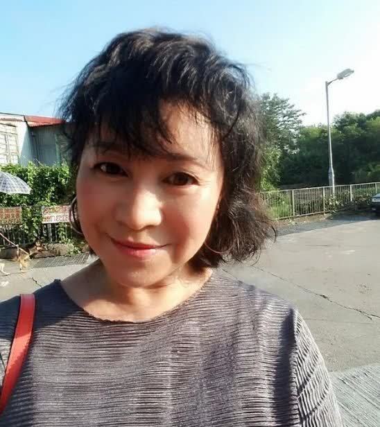 现在的陈靖允已经基本没有接戏来拍了,近照看起来发福不少,这是幸福肥
