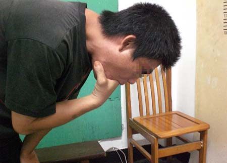 有不少人喝完酒后再"抠喉咙,将酒吐出来,认为这样能解酒.