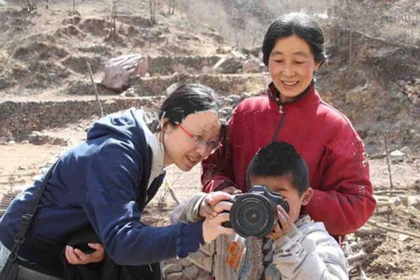 北大学霸王青松携妻深山隐居10年坐吃山空花光350万现如何