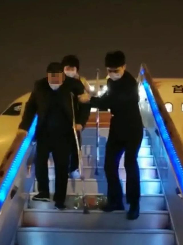 海航集团表彰首都航空乘务员:你为乘客弯下了腰,但我们是你的支撑