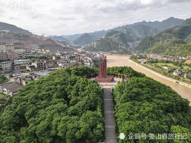 四渡赤水纪念园景区是国家发改委2005年批准的国家12个重点红色旅游