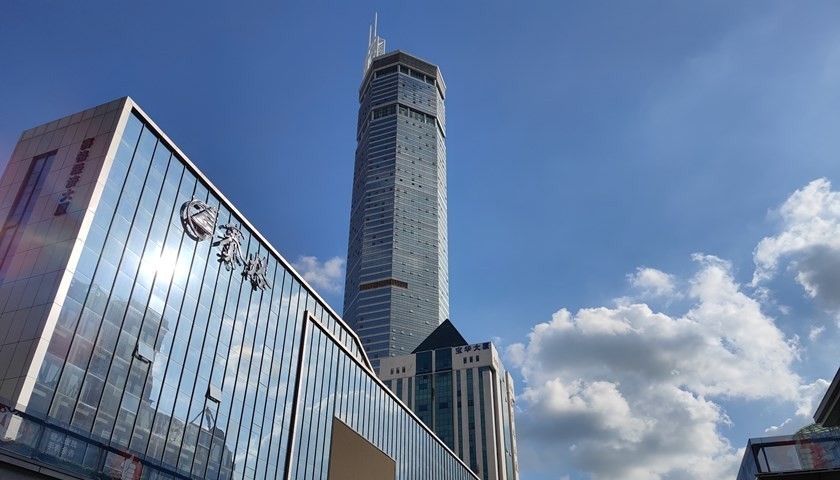 今天要文!深圳赛格大厦晃动人员紧急撤离