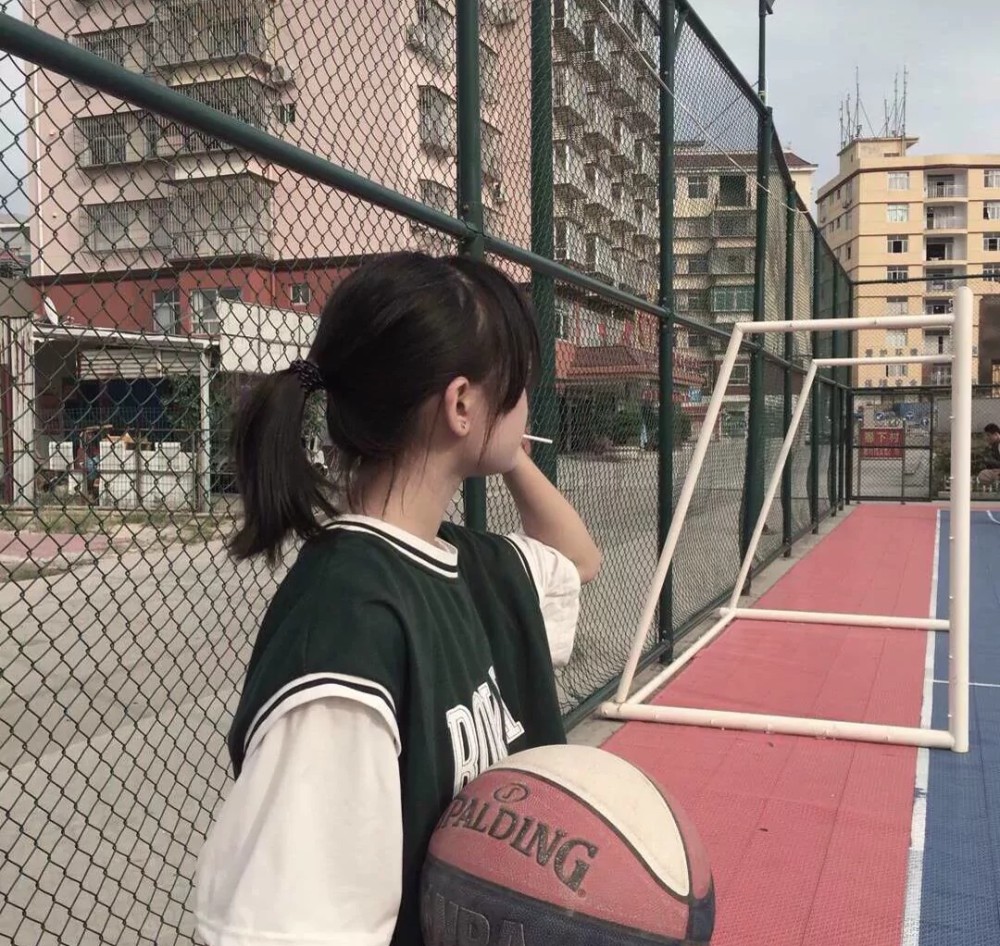 女生头像打篮球的女孩子也格外的帅气