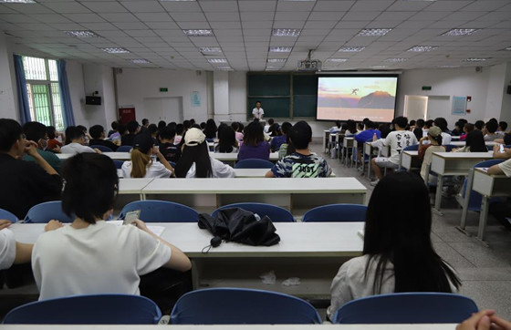 攀枝花学院举行2021年考研分享会