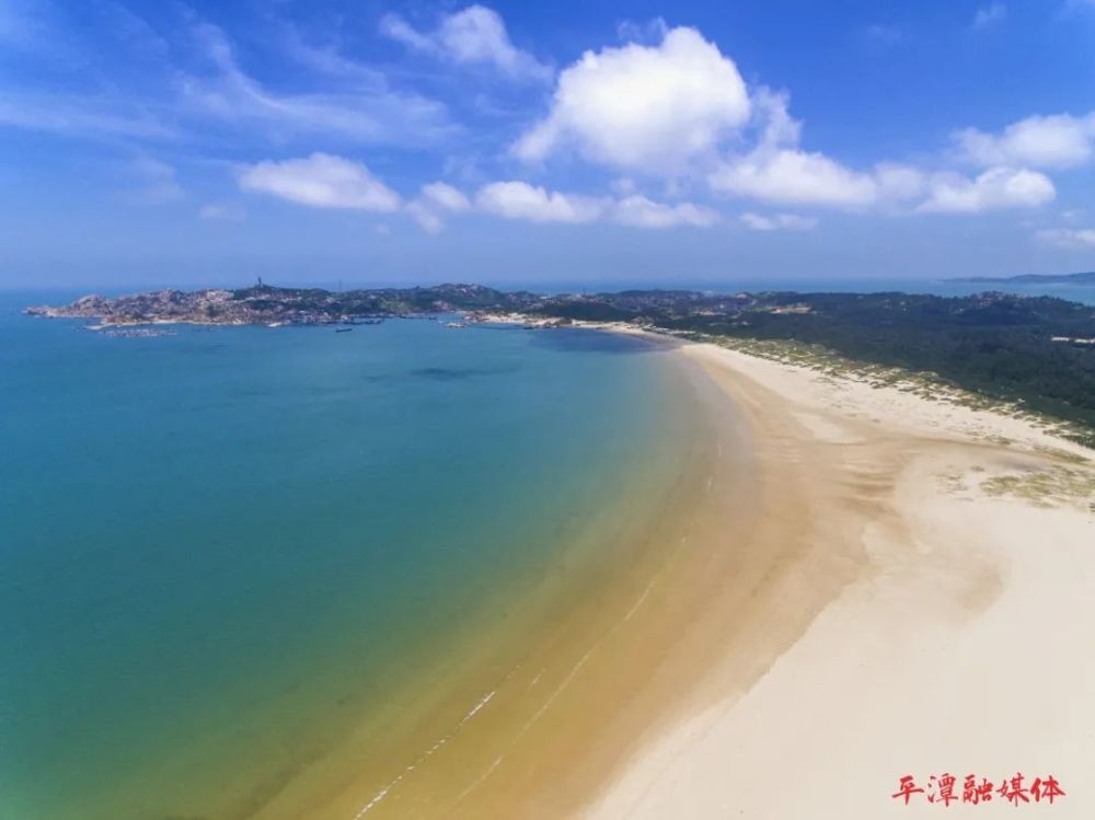 象鼻湾追石平潭岛上遍布着由花岗岩构成的丘陵海蚀地貌特征突出并以奇