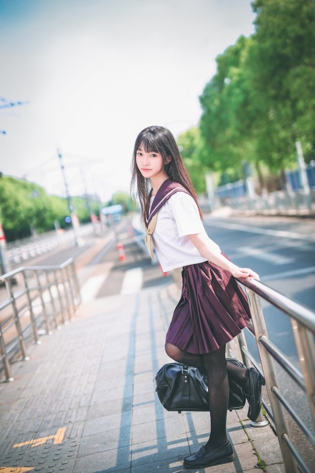 jk少女:夏天 电车 与波子汽水的香气