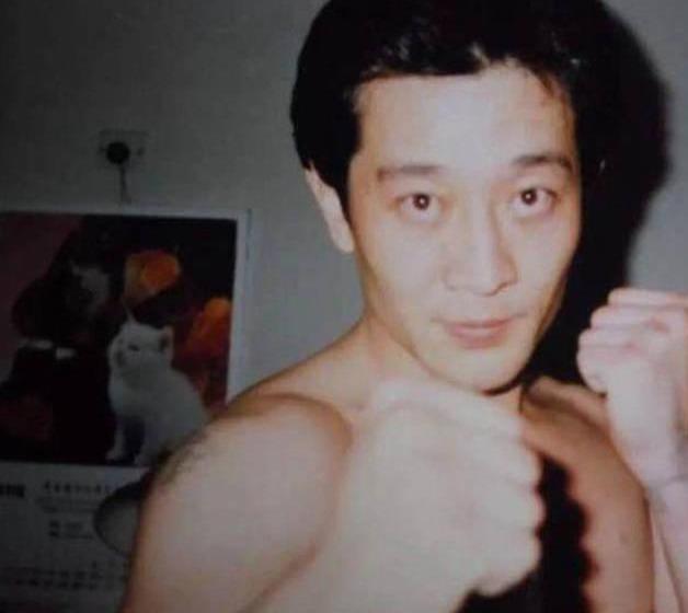 向华强被白小航掌掴惊扰京城老炮马三儿前妻丁佩一通电话救命