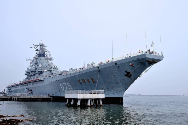 其主要任务与美军航母进行航空打击不同,基辅级的主要使命是在战时与