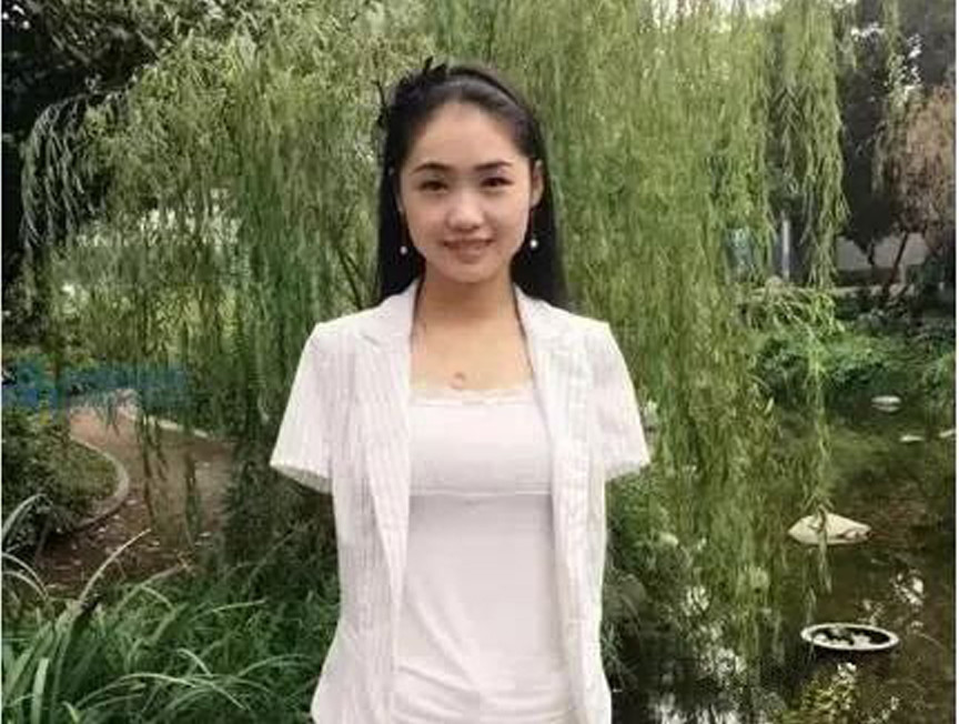 杨佩曾经快乐的童年