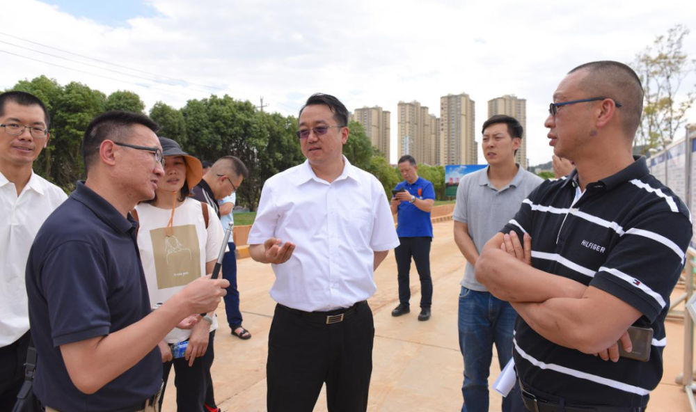 李亮率队调研五华区城市更新改造项目