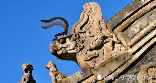 先是老大囚牛,其不是龙也并非牛,而是一种龙头蛇身的怪物.