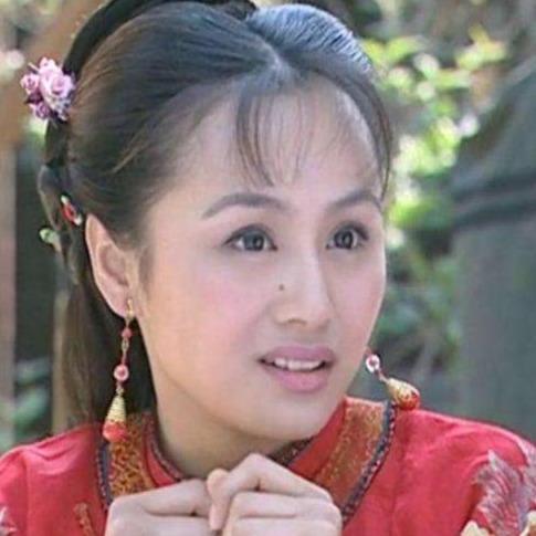 曹颖虽然做了主持人,但是她最喜欢的还是表演,参演了不少电视剧.