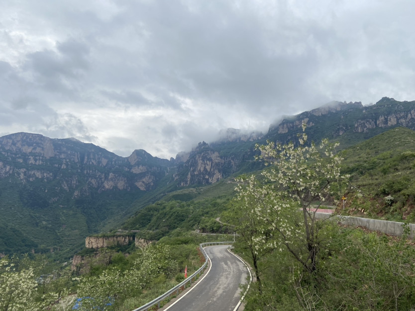 林虑山花壶线雨后美景