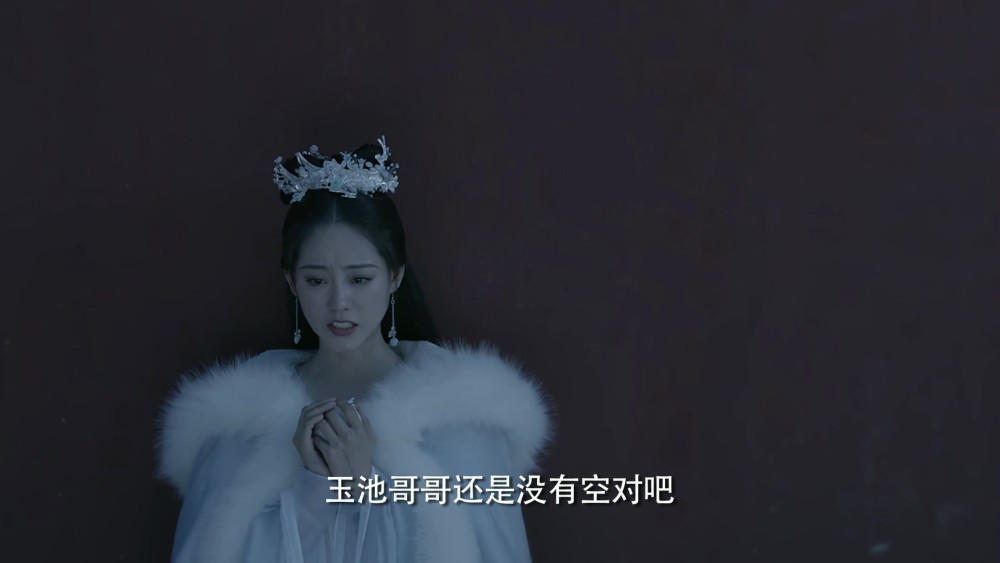 第二世的时候流萤喝下八泪饮早就忘了龙王,但这一世她又爱上了尉迟