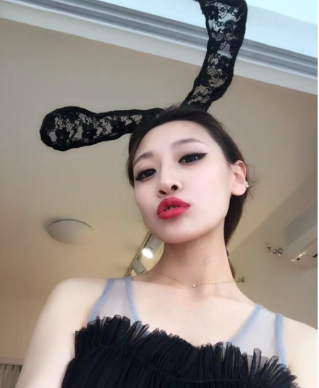 国脚级别的李建滨,曾进豪门被比甲看中,停赛算啥?有娇妻就够了