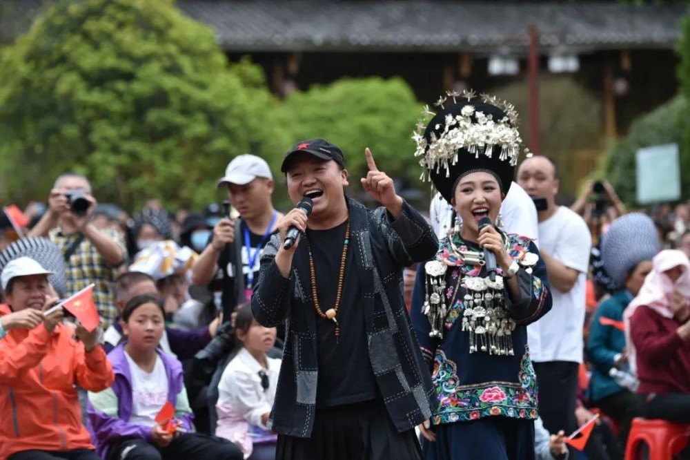 独具特色,松桃本土歌曲《天下苗城》《唱响苗乡中国梦》,苗歌《迪克党