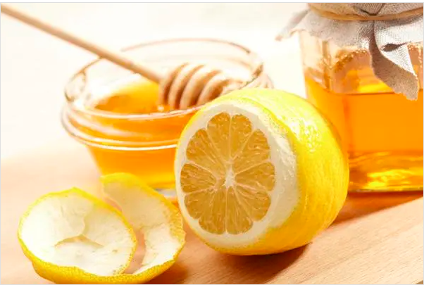 你以为柠檬水能美白?实际上,它最有效的作用不止于此