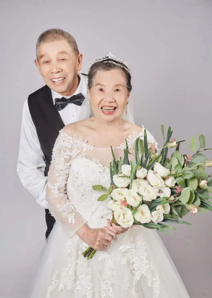 浪漫!老人补拍婚纱照,原来幸福的样子如此美好