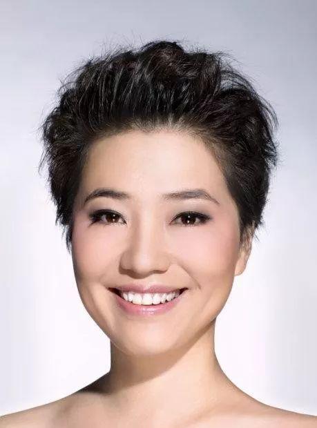 从湖南湘潭走出的五位美女明星,各个是顶级美女,你能认识几个?