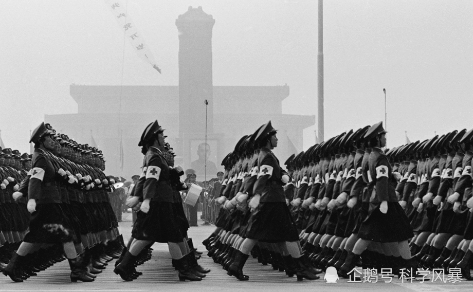 1984年国庆阅兵图片,1999年国庆阅兵图片 为什么说1984年大阅兵,是最有气势,带有杀气的一次大阅兵