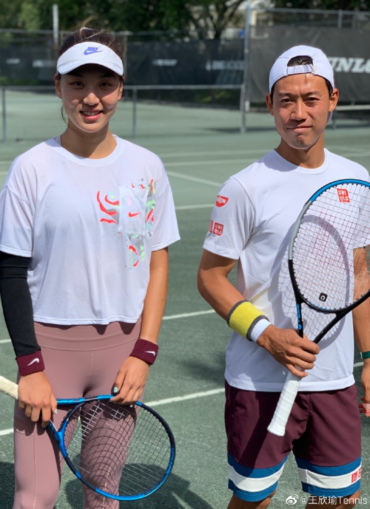 北京时间5月20日,网球运动员王欣瑜通过社交媒体晒出与日本"一哥"