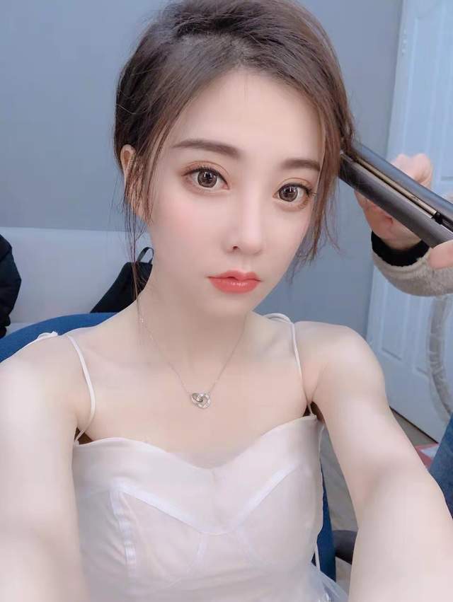 梦境的深意，梦见妹妹的朋友给她9万八，寓意何在？