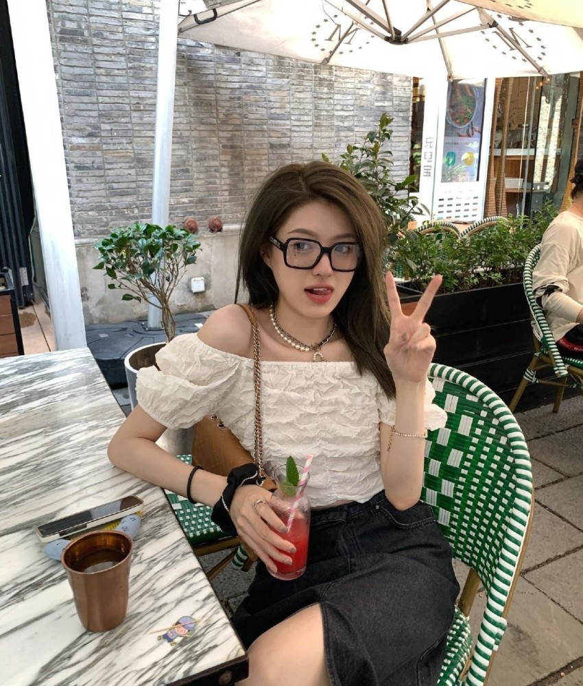 网红张国政宣布恋情闹乌龙,神秘女友大量美照曝光气质