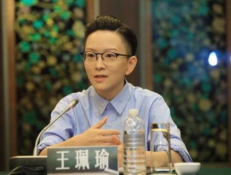 王佩瑜批郭德纲不懂京剧却收曹金为徒向相声主流看齐吗