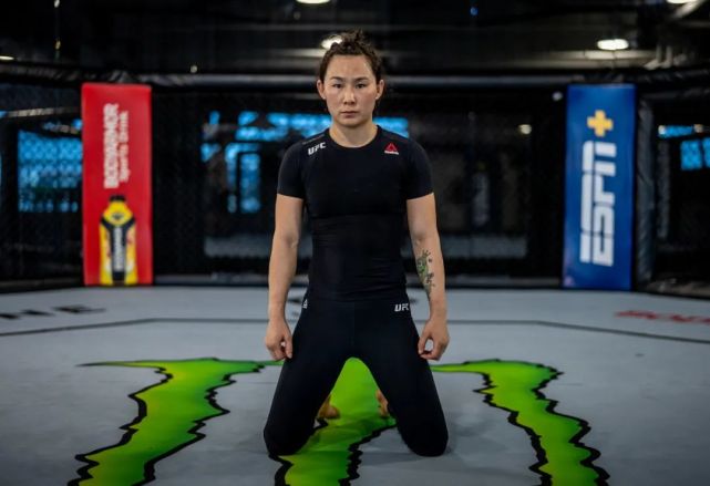 又一位中国ufc女选手受力捧!颜值超张伟丽,网友:她能赢罗斯