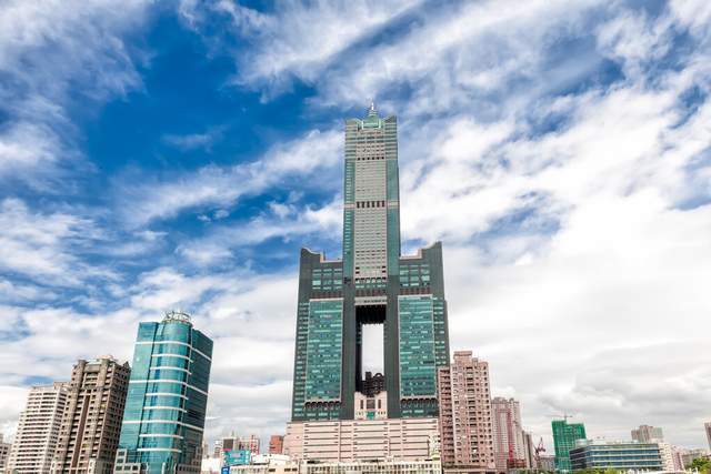 高雄85大楼由台湾著名建筑大师李祖原先生设计.