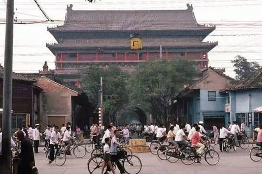 西安珍贵老照片,1980年的街景风光你还有印象吗?看下变化大不大