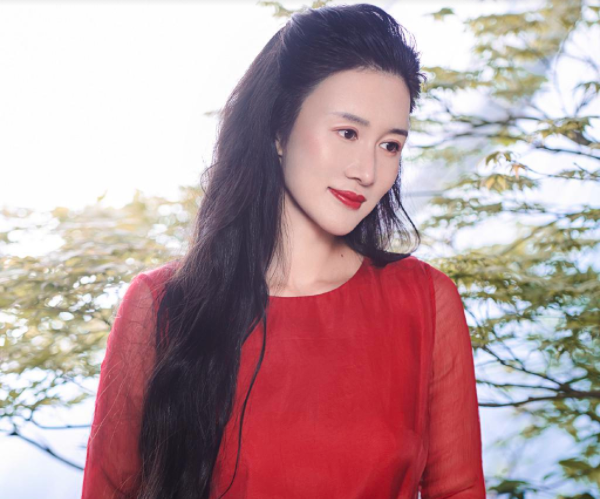 520张纪中杜星霖晒古风写真,尽显恩爱