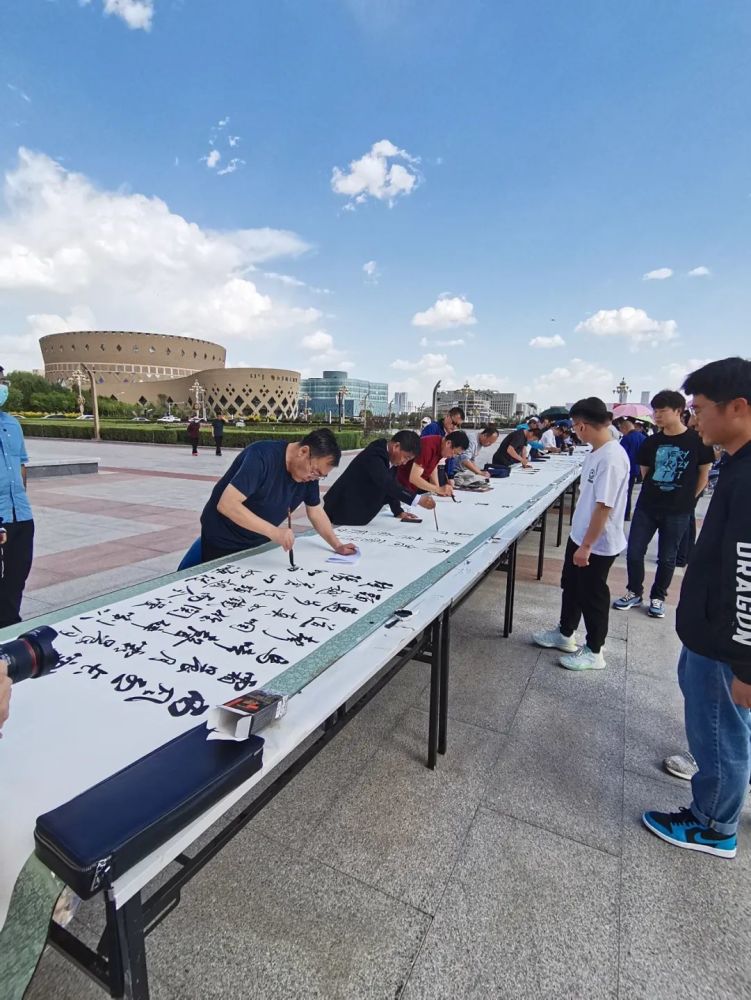 董勇刚中华蜜瓜王献礼建国65周年_王建国_朝鲜建国第二代王