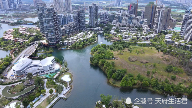 成都天府新区麓湖生态城唯一一座进出坐游艇的豪宅小区